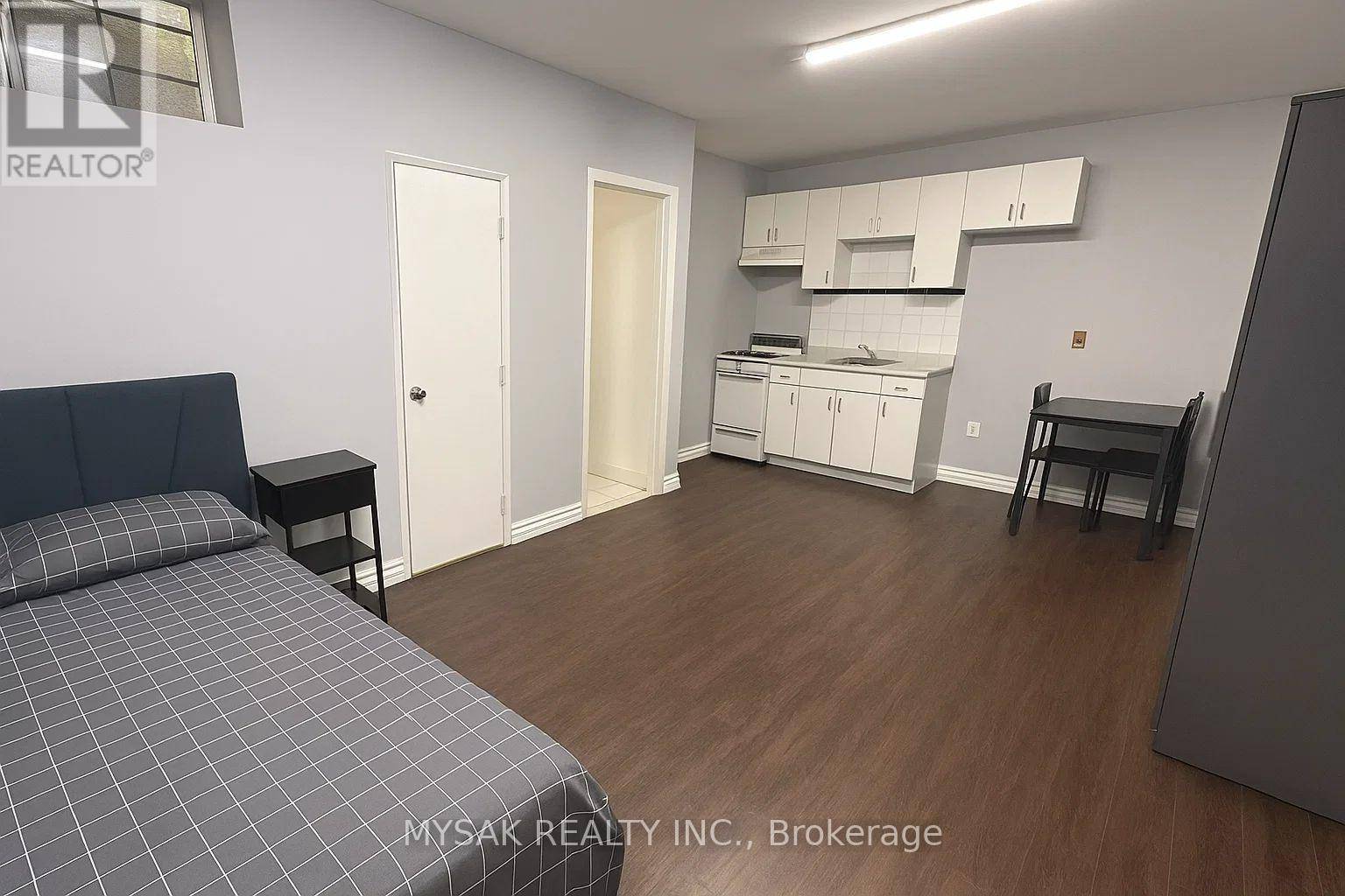 Toronto (weston), ON M9N1T9,1626 WESTON ROAD