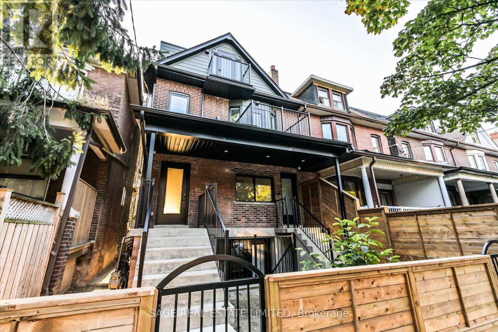 Toronto (roncesvalles), ON M6K2V8,22 Lansdowne AVE #D