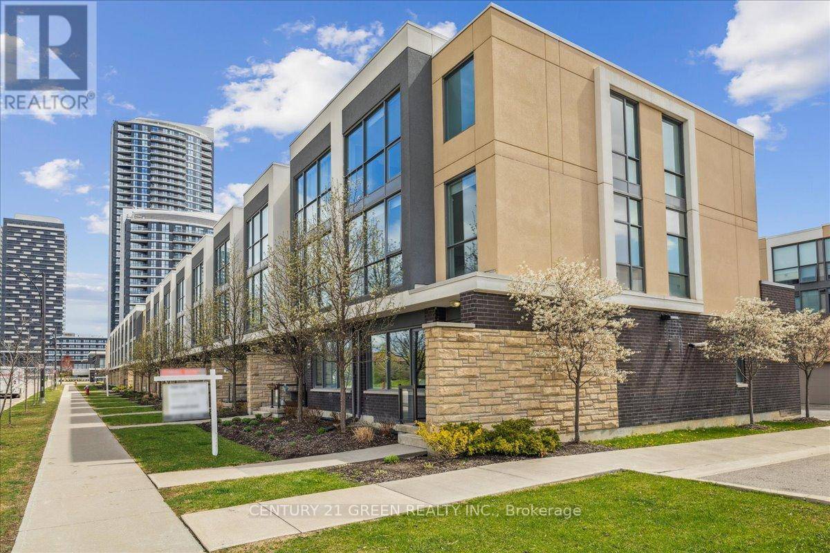 Mississauga (hurontario), ON L5R0E9,90 Little Creek RD #9