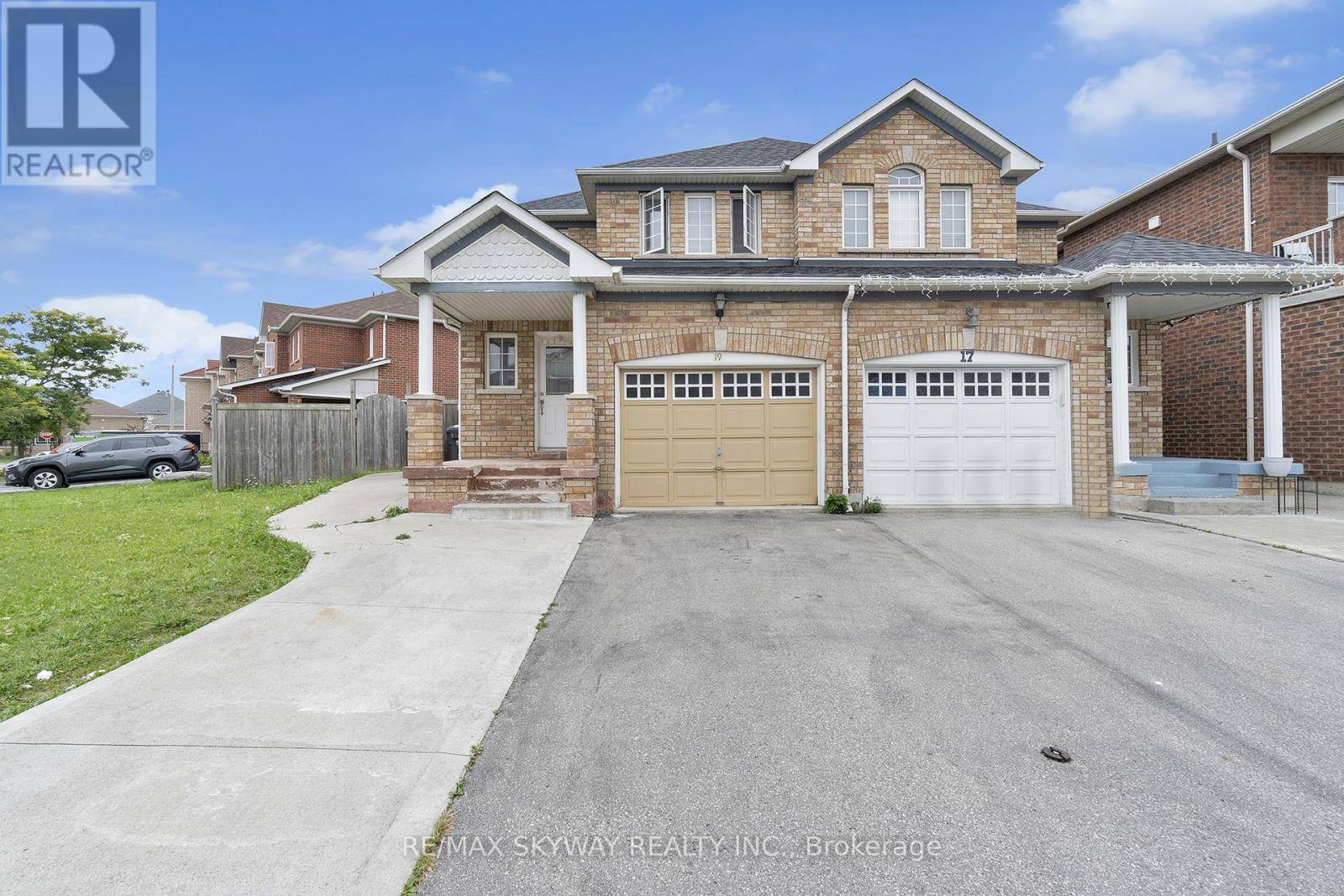 Brampton (brampton East), ON L6P1P4,19 REDNOR DRIVE