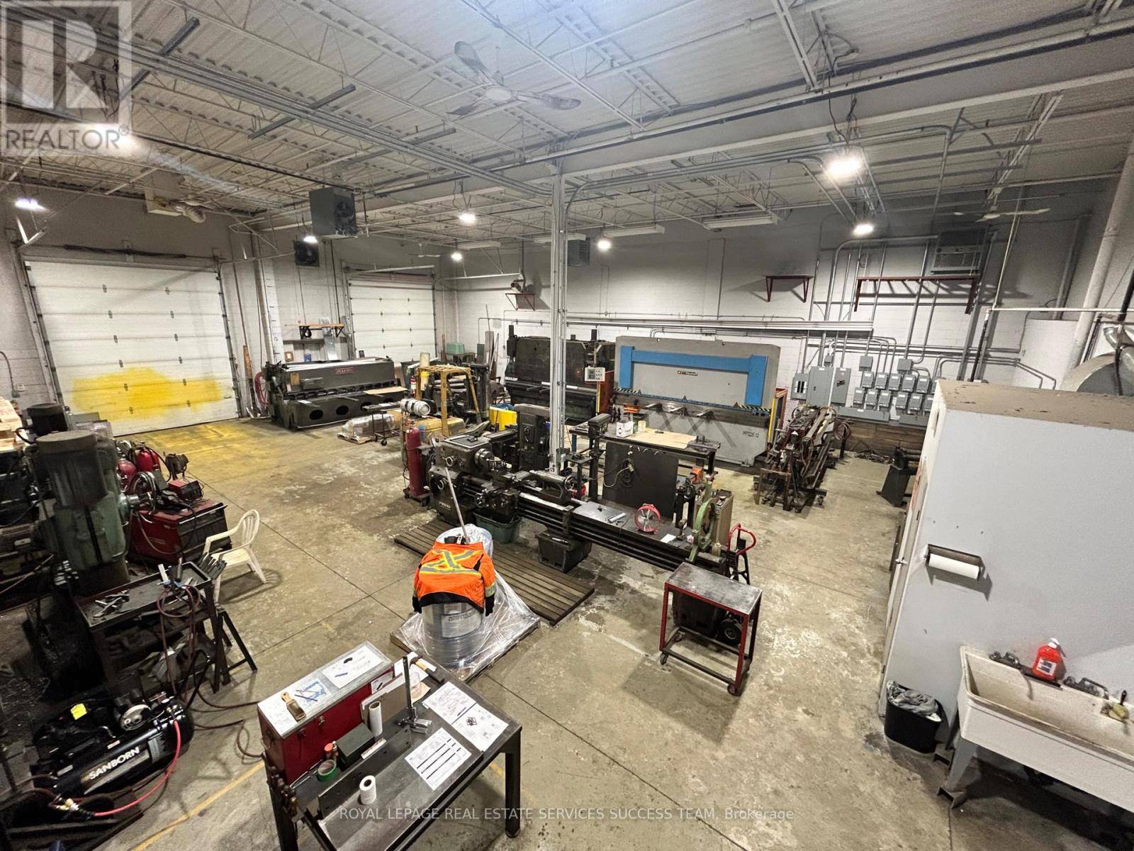 Burlington (industrial Burlington), ON L7L6A5,5100 South Service RD #42-43