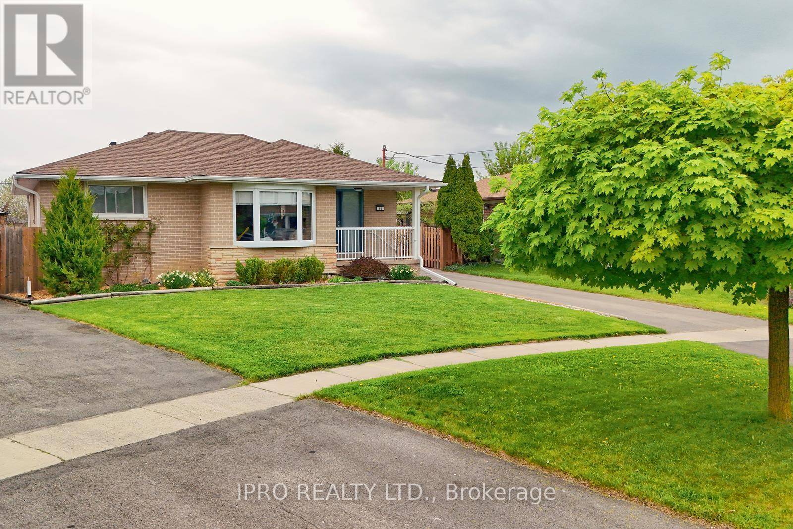 Halton Hills (georgetown), ON L7G4N5,44 MOULTREY CRESCENT