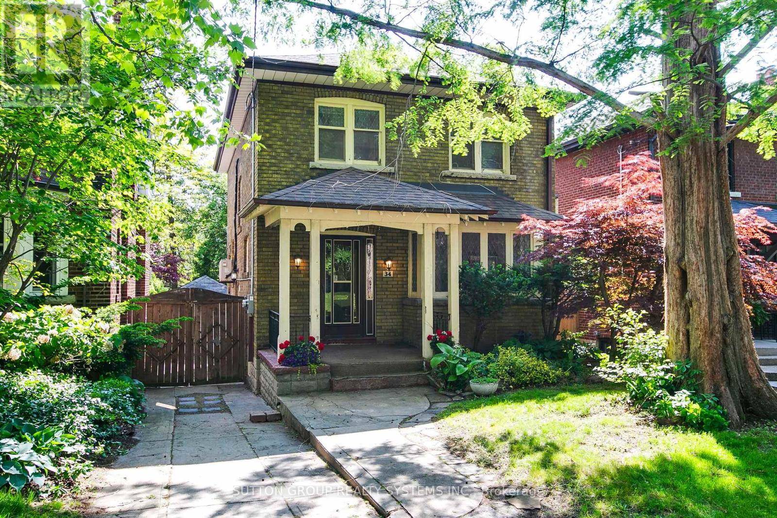Toronto (lambton Baby Point), ON M6A4J9,34 OLD MILL DRIVE