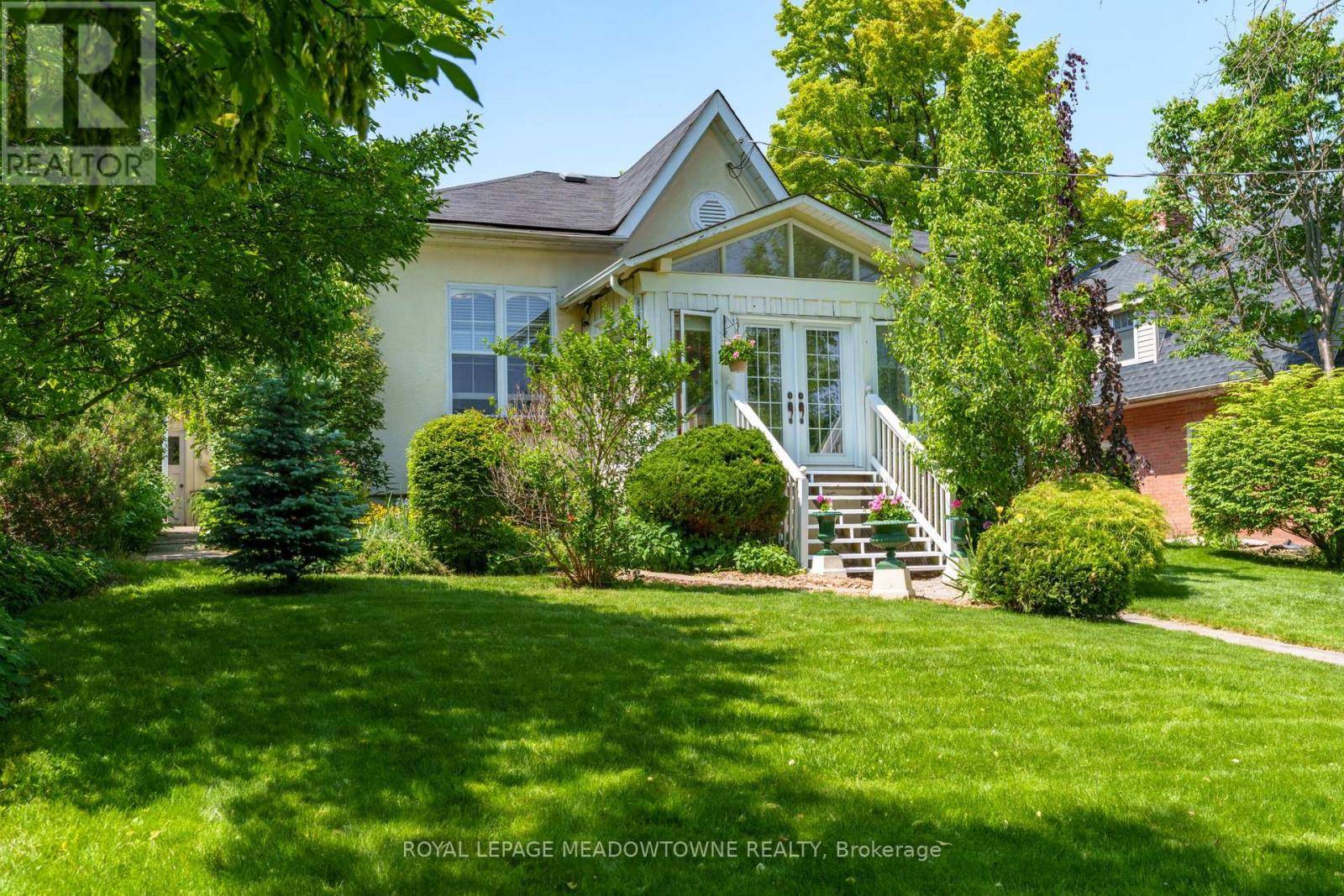 Halton Hills (georgetown), ON L7G2H4,16 JAMES STREET