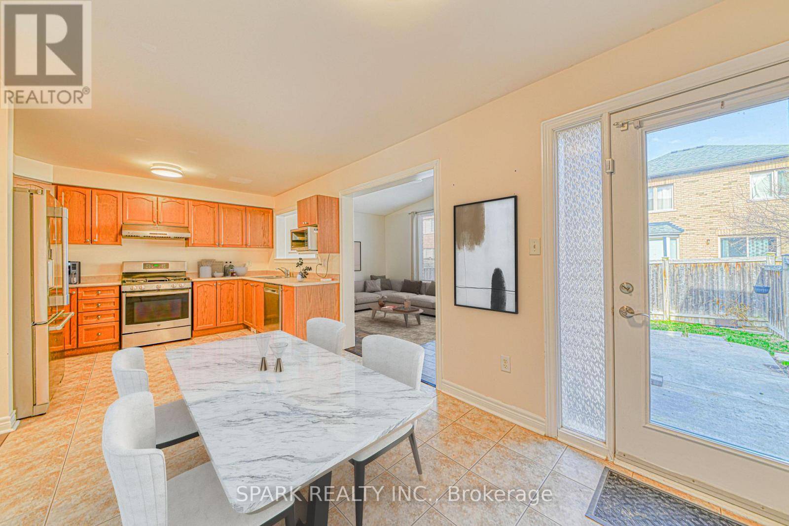 Milton (sc Scott), ON L9T0V6,147 WESTON DRIVE