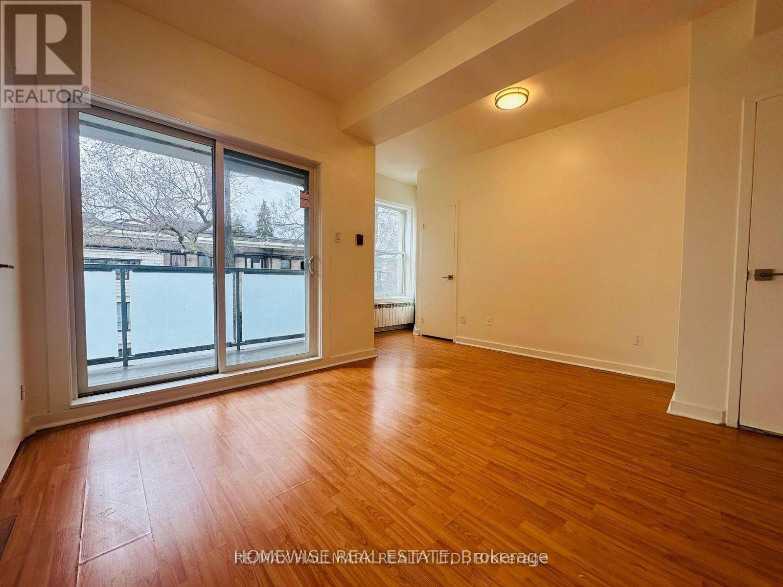 Toronto (south Parkdale), ON M6K3B7,1 Triller AVE #205