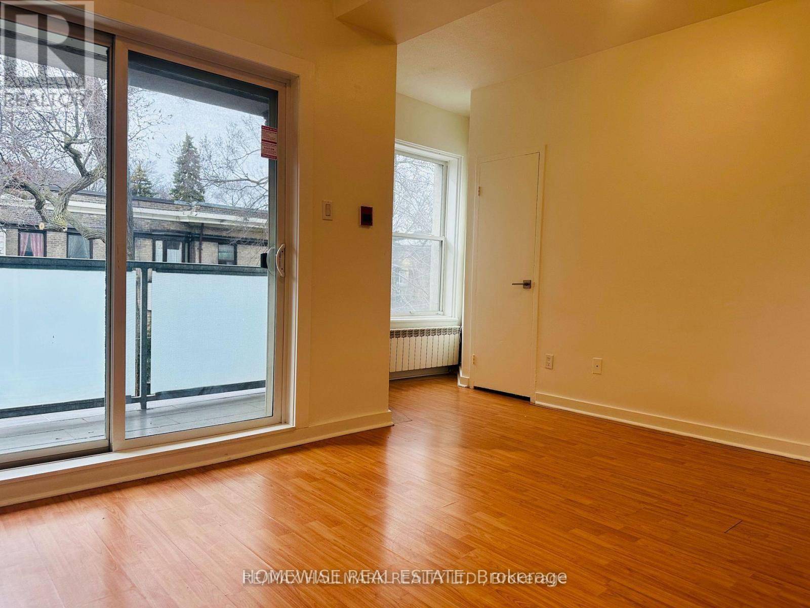 Toronto (south Parkdale), ON M6K3B7,1 Triller AVE #205