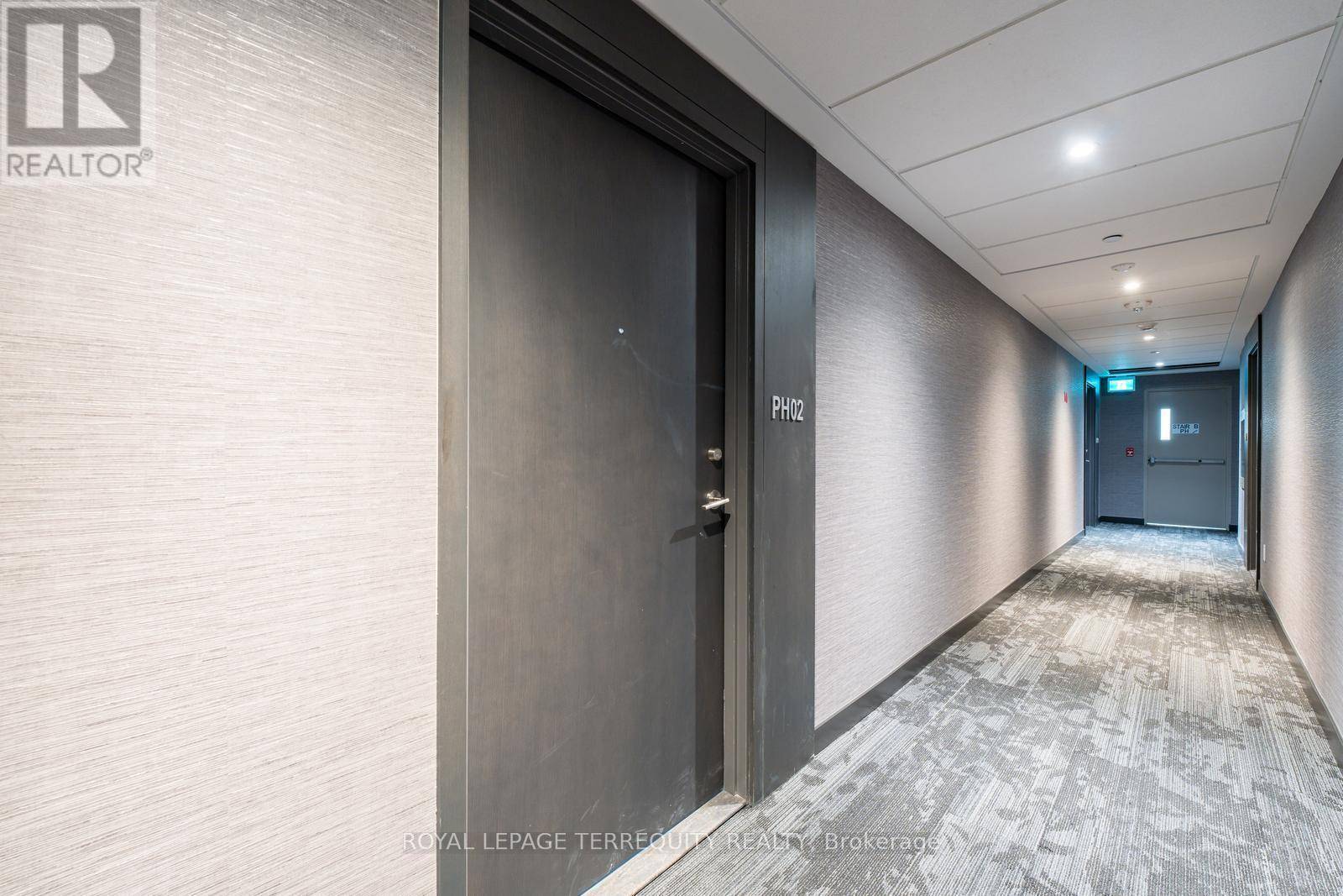 Oakville (wm Westmount), ON L6M4J3,3005 Pine Glen RD #PH 802