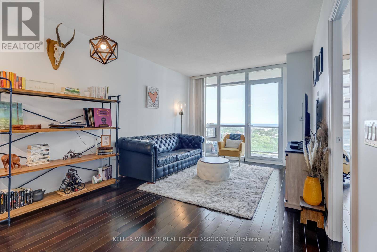 Mississauga (clarkson), ON L5J0A3,1055 Southdown RD #Lph09