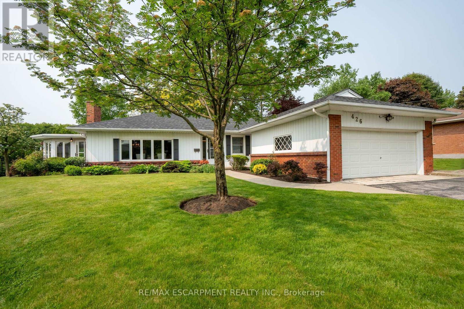 Burlington (lasalle), ON L7T1A8,426 NORTH SHORE BOULEVARD W