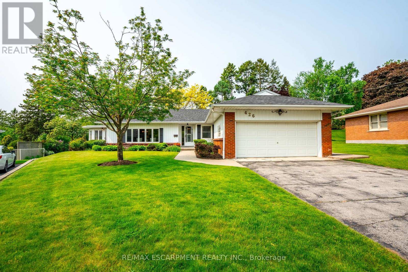 Burlington (lasalle), ON L7T1A8,426 NORTH SHORE BOULEVARD W