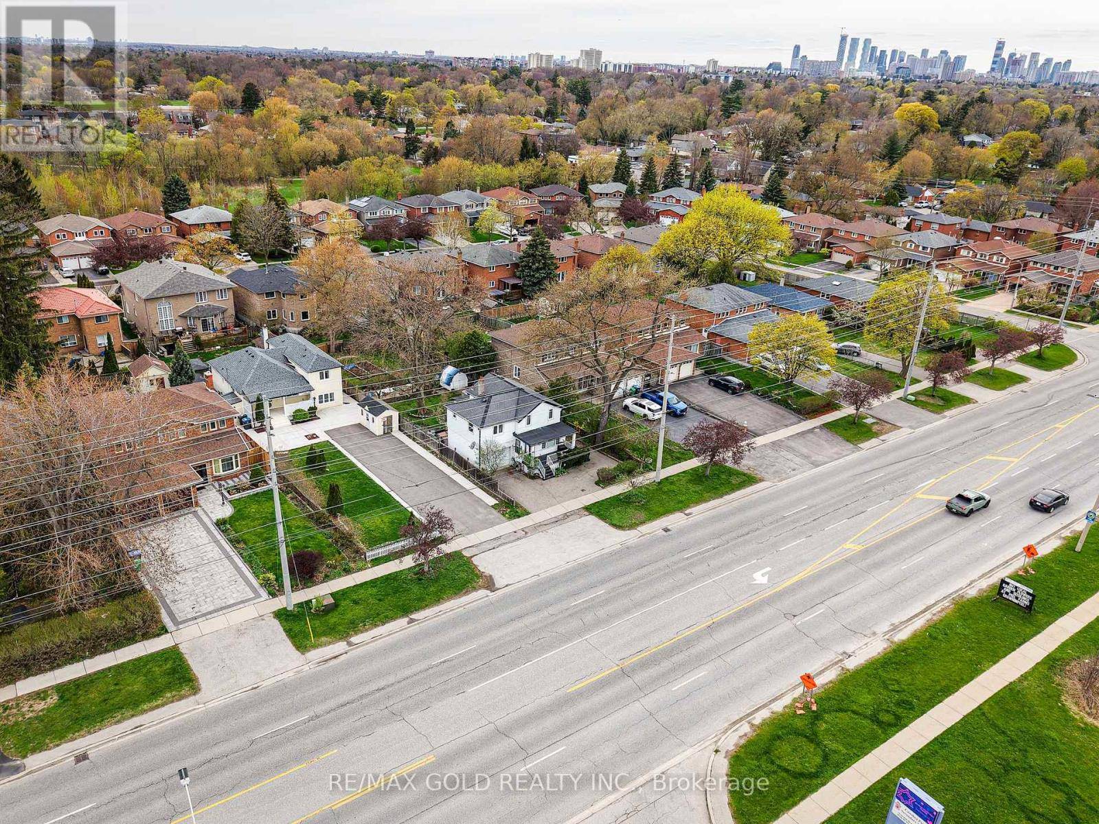 Mississauga (mineola), ON L5G4K9,1328 CAWTHRA ROAD