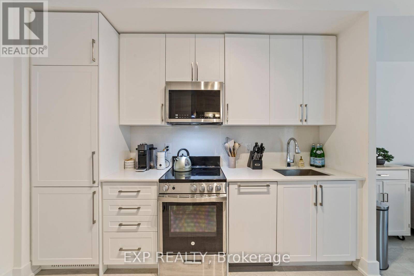 Oakville (wm Westmount), ON L6M5P6,2450 Old Bronte RD #424