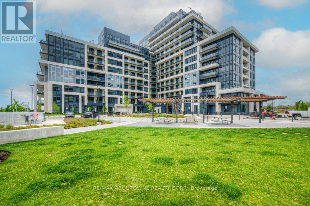 Oakville (jm Joshua Meadows), ON L6H7W6,3200 William Coltson AVE #1404