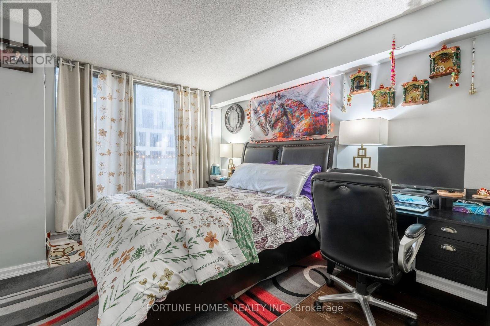 Mississauga (city Centre), ON L5B3Z3,55 Elm DR West #311
