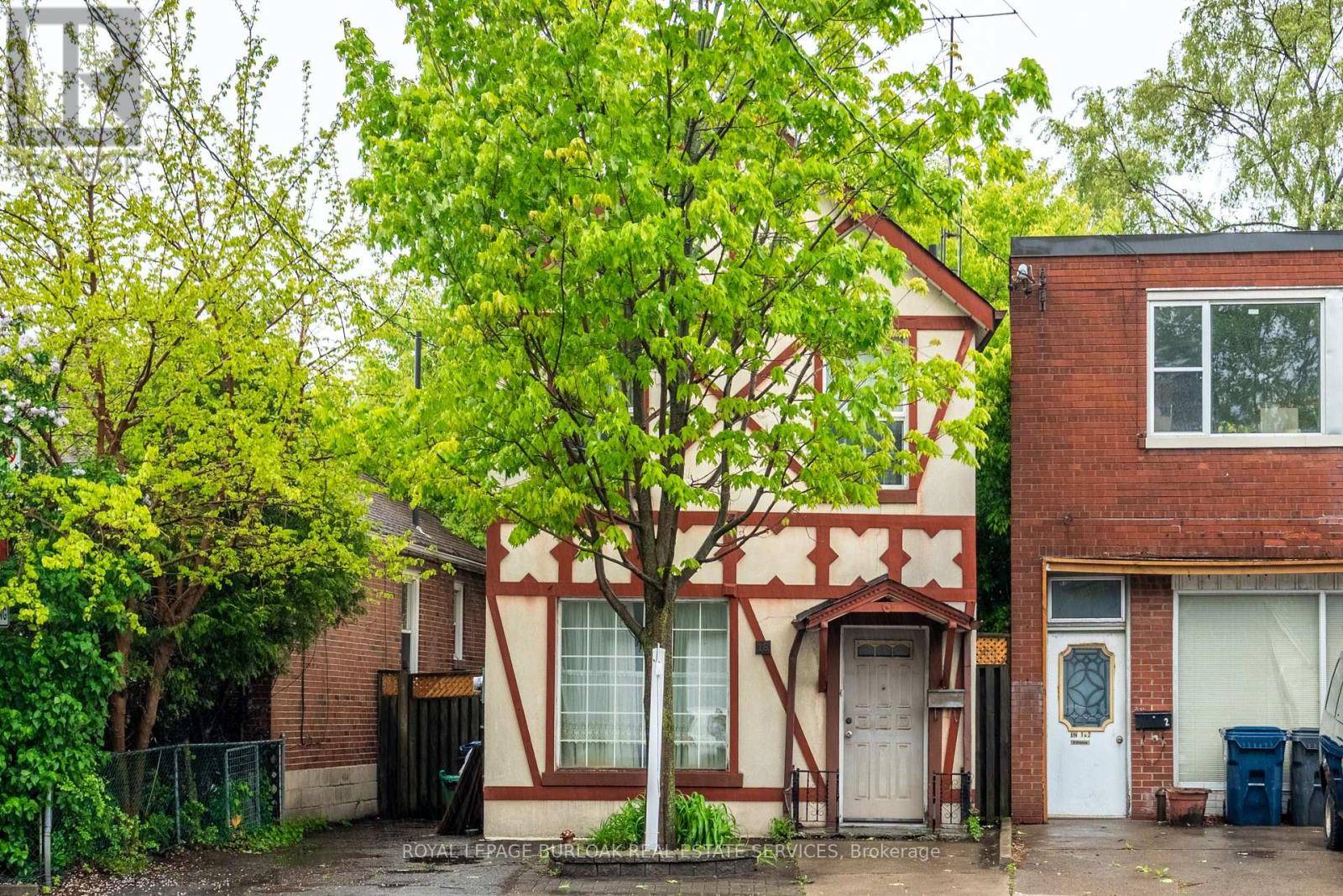 Toronto (rockcliffe-smythe), ON M6N4K1,18 SCARLETT ROAD