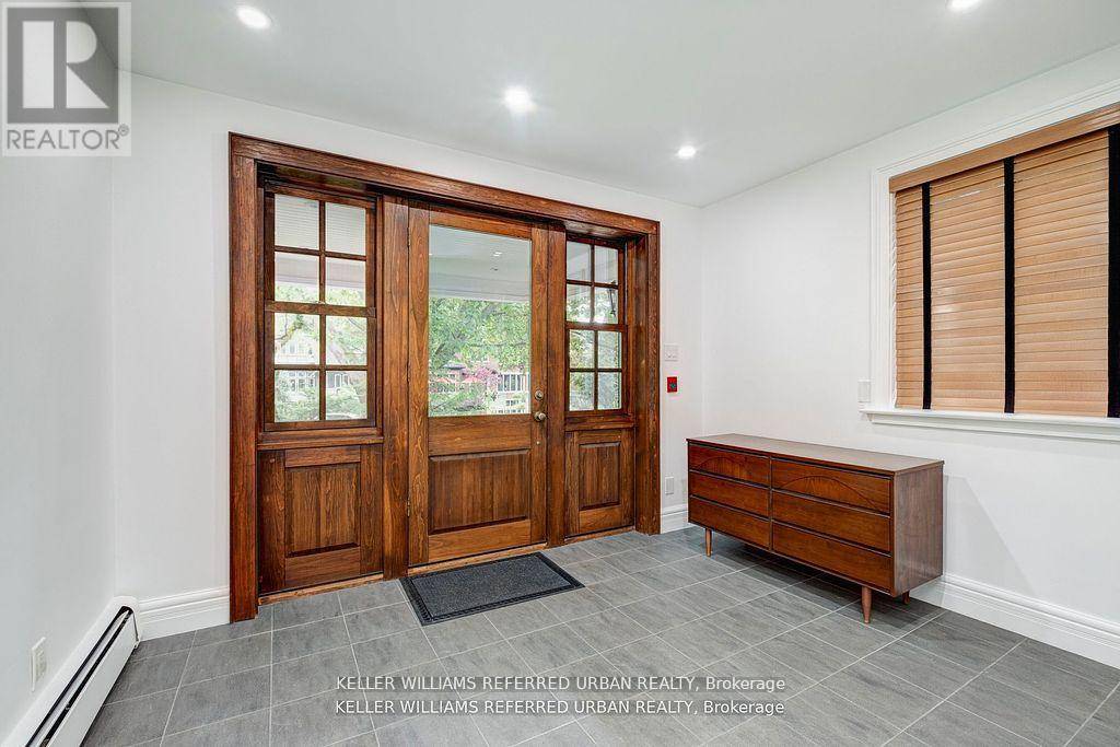 Toronto (high Park-swansea), ON M6R1M8,42 HIGH PARK BOULEVARD