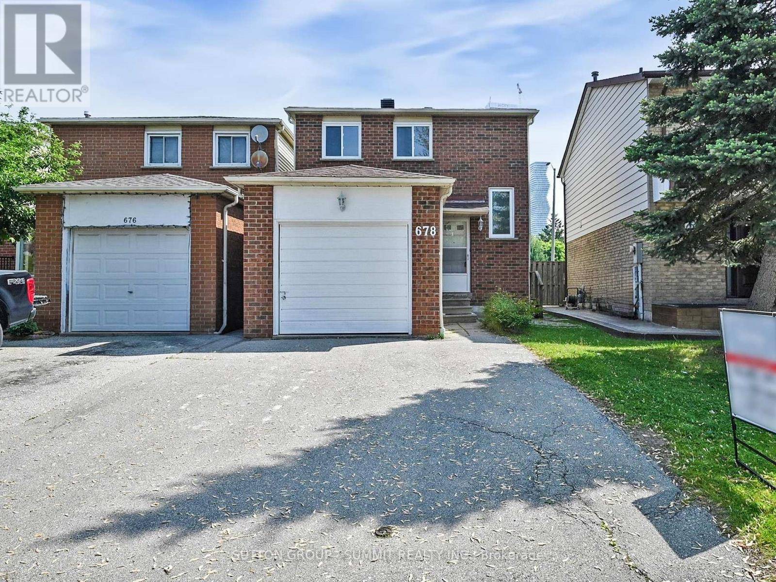Mississauga (creditview), ON L5C3W1,678 GALLOWAY CRESCENT