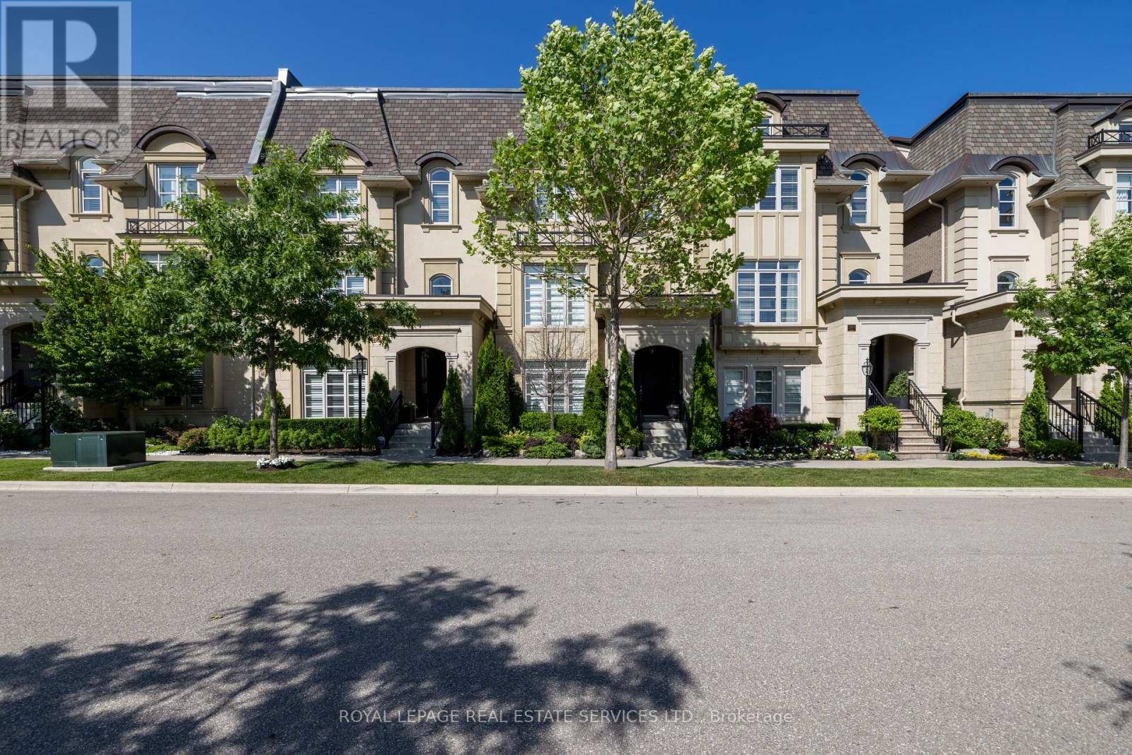 Oakville (wo West), ON L6K0H3,251 HANOVER STREET
