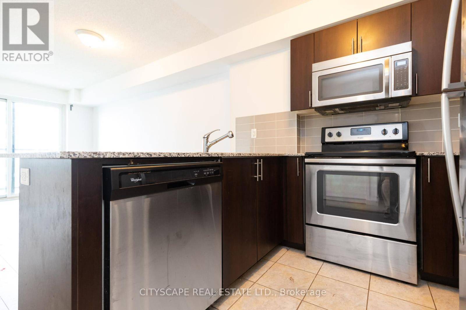 Toronto (dovercourt-wallace Emerson-junction), ON M6H0B6,1410 Dupont ST #1808