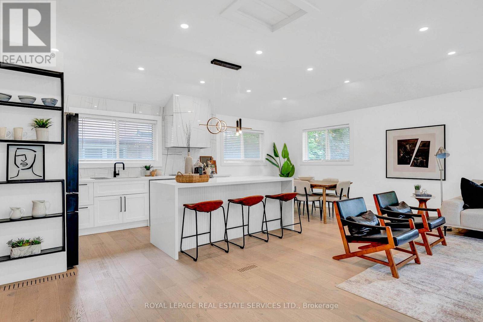 Oakville (br Bronte), ON L6L3X7,248 WALES CRESCENT