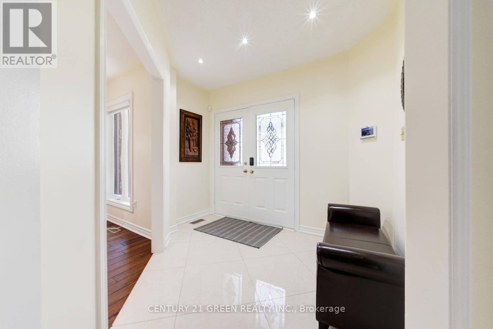 Brampton (sandringham-wellington), ON L6R1Z4,30 GOLDEN EAGLE ROAD