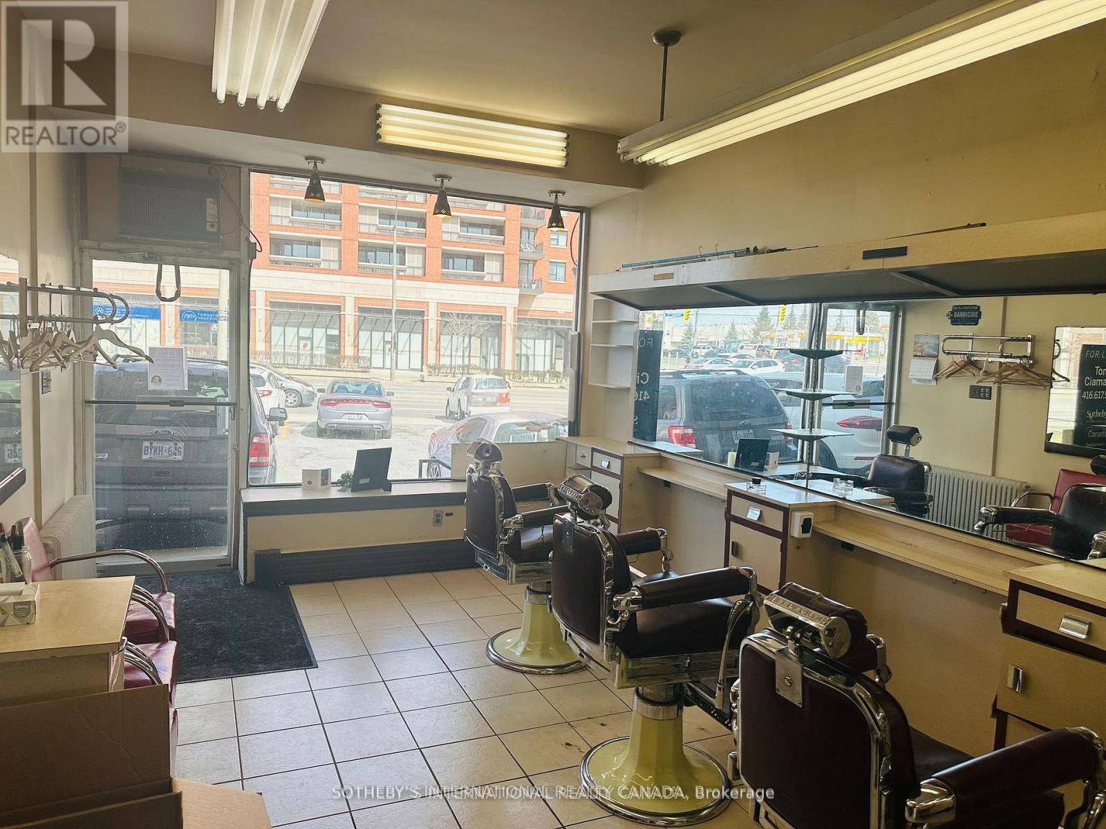 Toronto (yorkdale-glen Park), ON M6A1C2,783 LAWRENCE AVENUE W