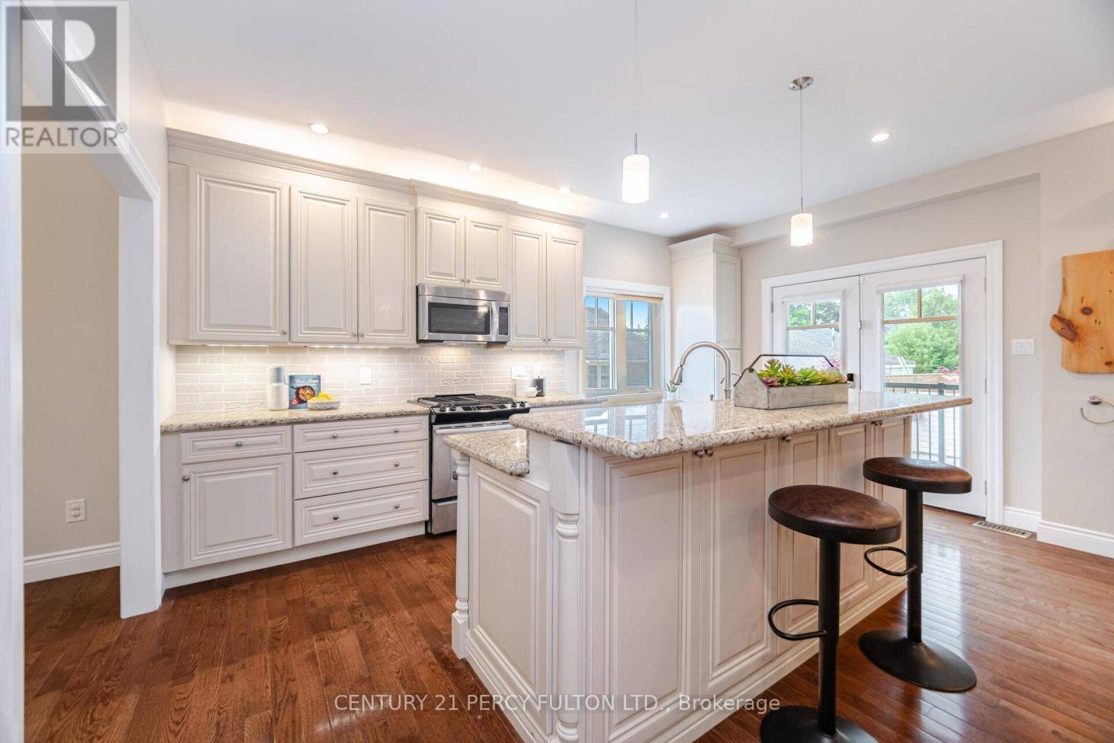 Halton Hills (ac Acton), ON L7J1W9,210 MAIN STREET N