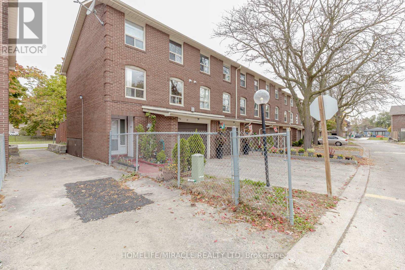Brampton (southgate), ON L6T3A5,12 Eden PARK South #12
