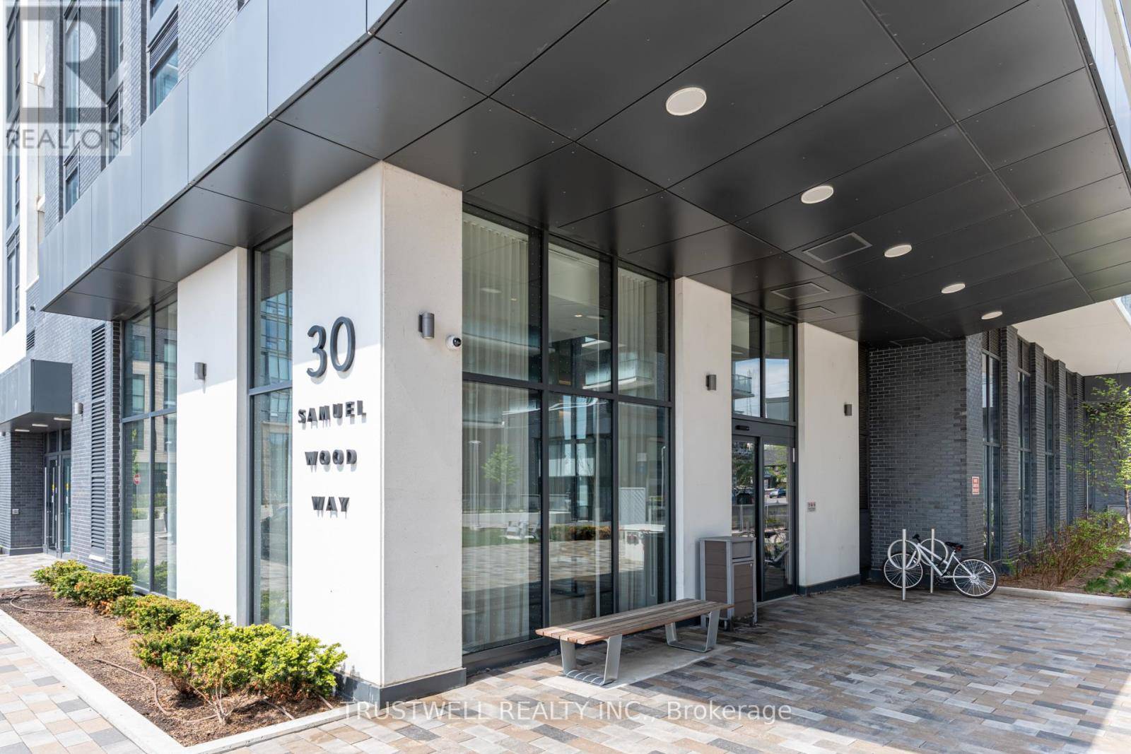 Toronto (islington-city Centre West), ON M9B0C9,30 Samuel Wood WAY #310