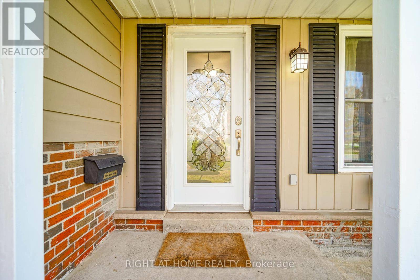 Mississauga (sheridan), ON L5K1H2,2396 HOMELANDS DRIVE