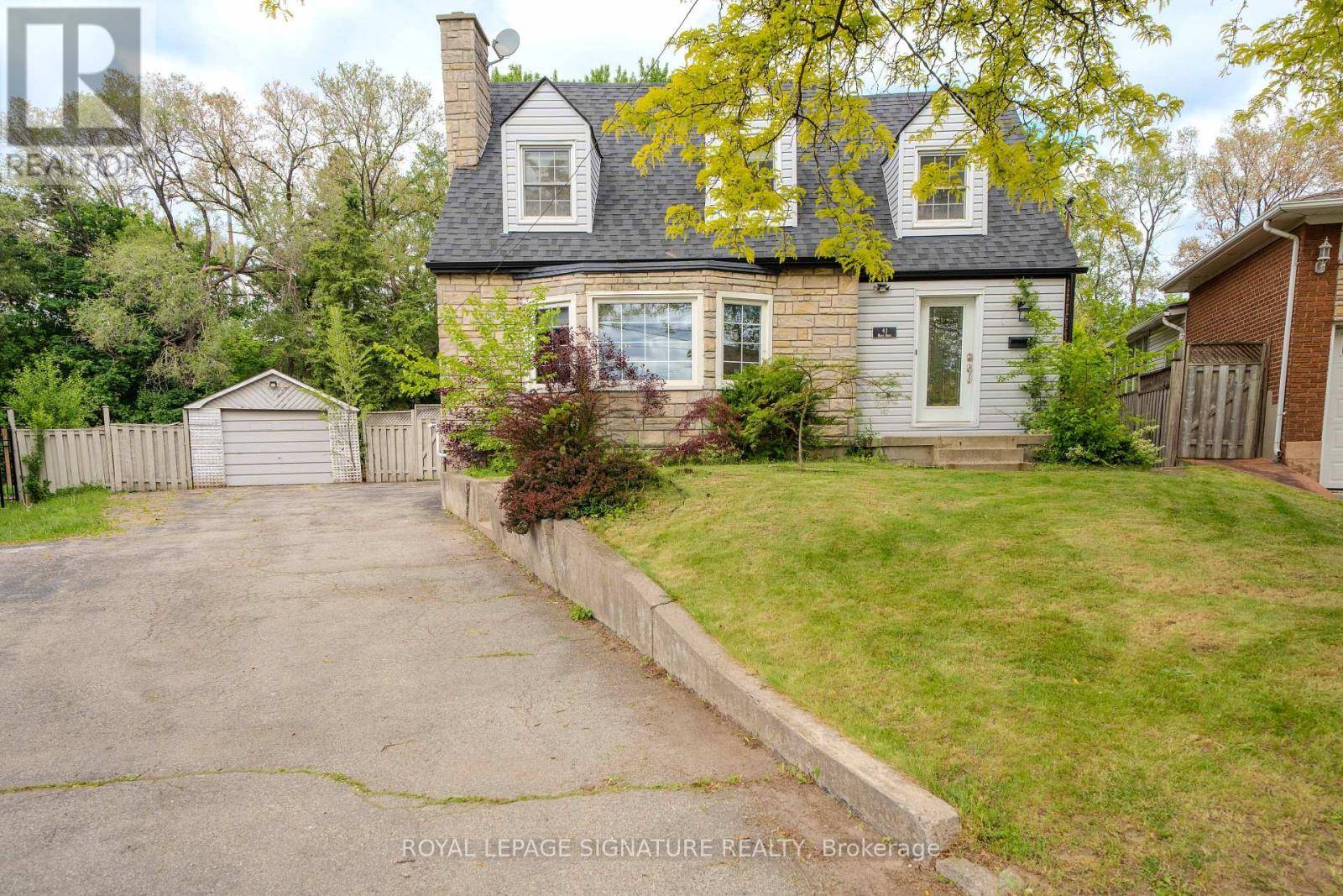 Toronto (rustic), ON M6L2X4,41 MAYO DRIVE