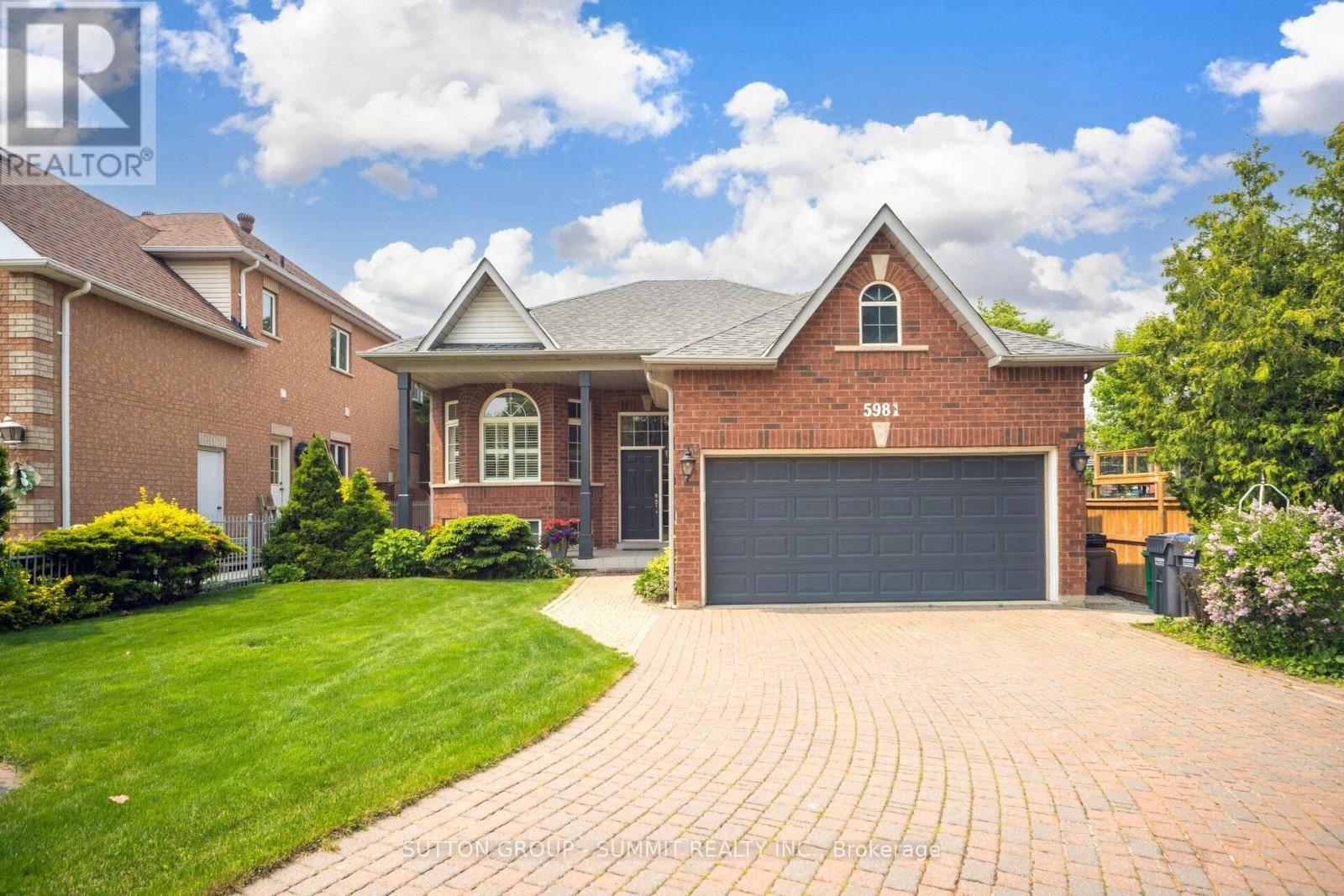 Mississauga (streetsville), ON L5M2P1,5981 RAYSHAW CRESCENT