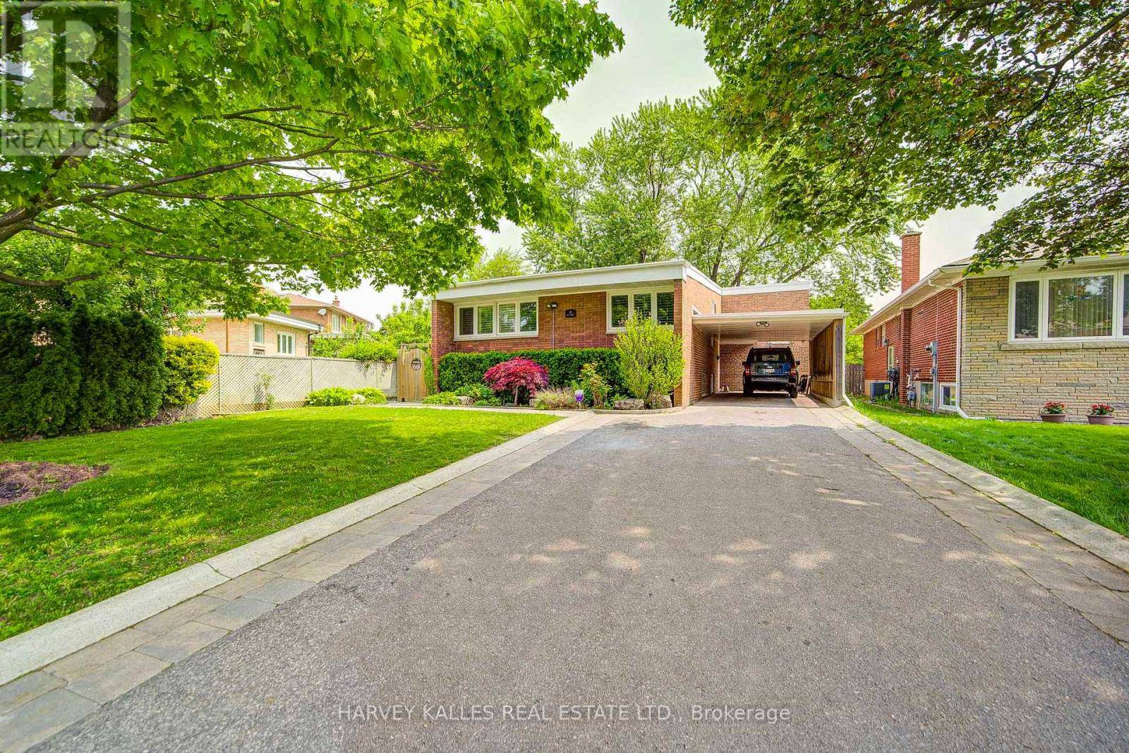 Toronto (yorkdale-glen Park), ON M6B3K4,29 LOIS AVENUE