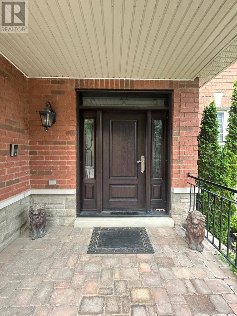 Brampton (vales Of Castlemore North), ON L6P1W4,128 MOUNT ROYAL CIRCLE