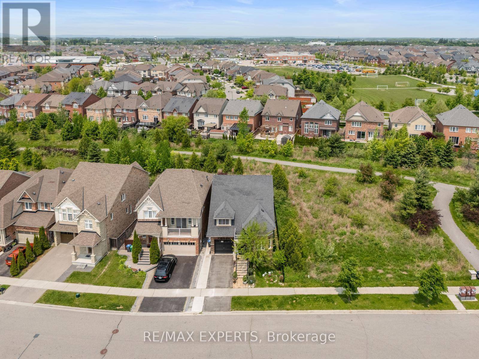 Caledon, ON L7C3N9,24 KEARNY AVENUE
