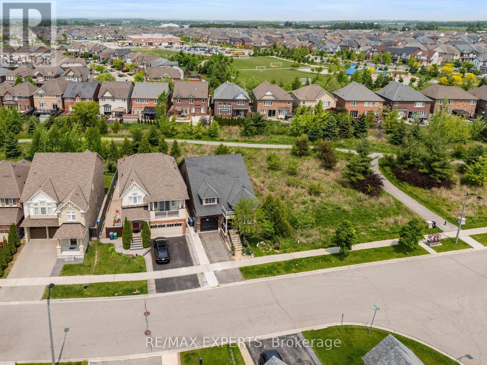 Caledon, ON L7C3N9,24 KEARNY AVENUE