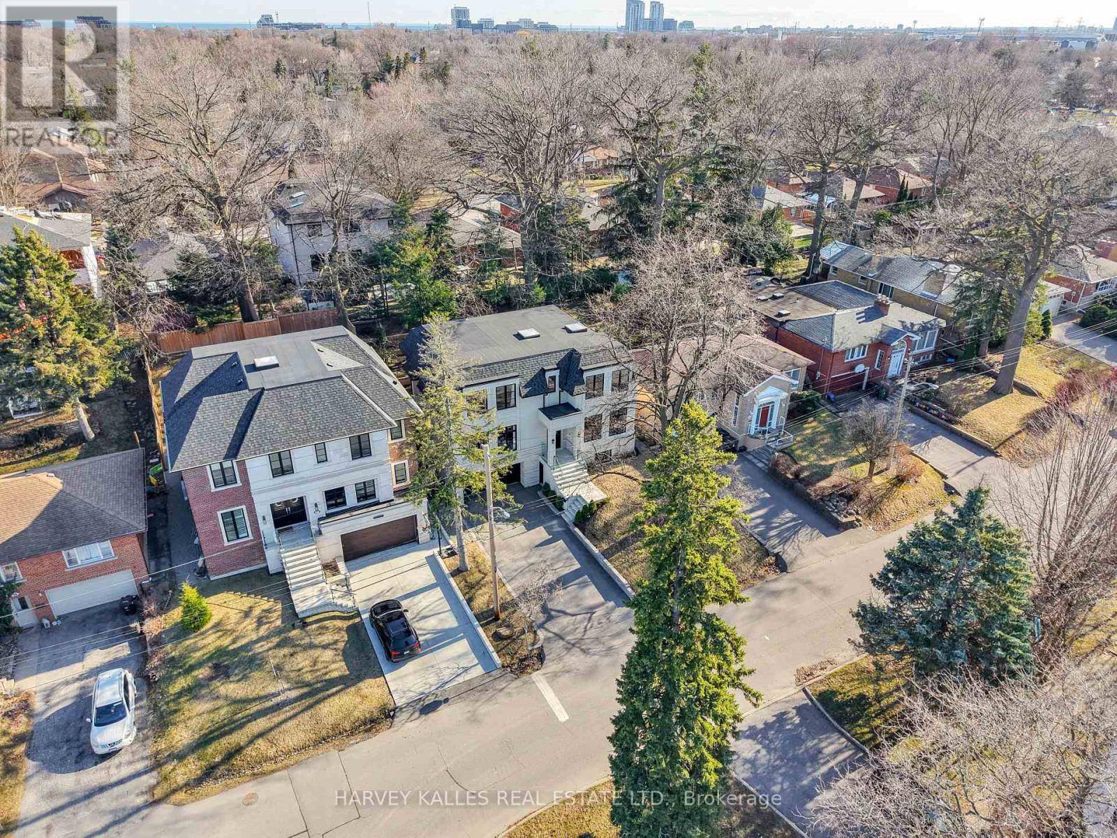 Toronto (stonegate-queensway), ON M8Z2X6,29 LELAND AVENUE