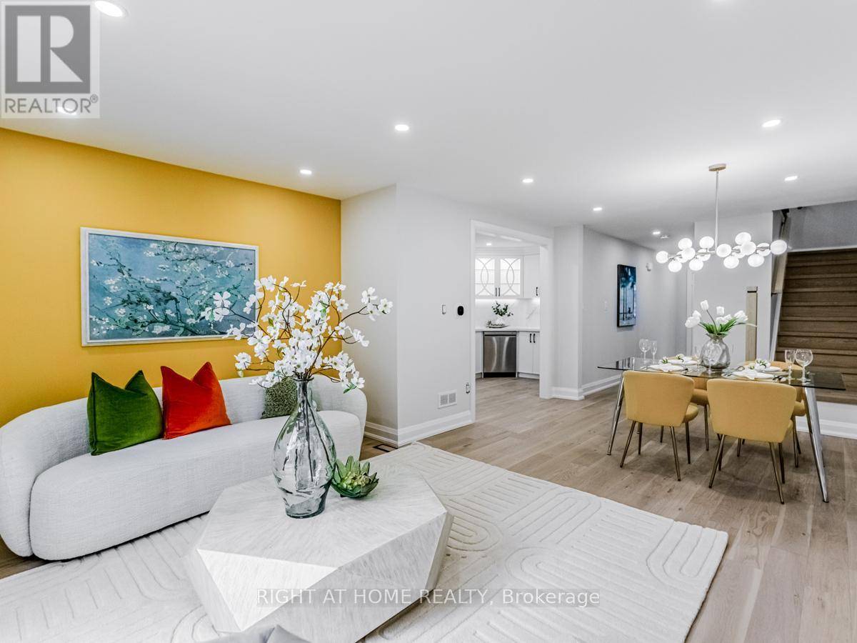 Oakville (ro River Oaks), ON L6H3M4,2273 MUNN'S AVENUE