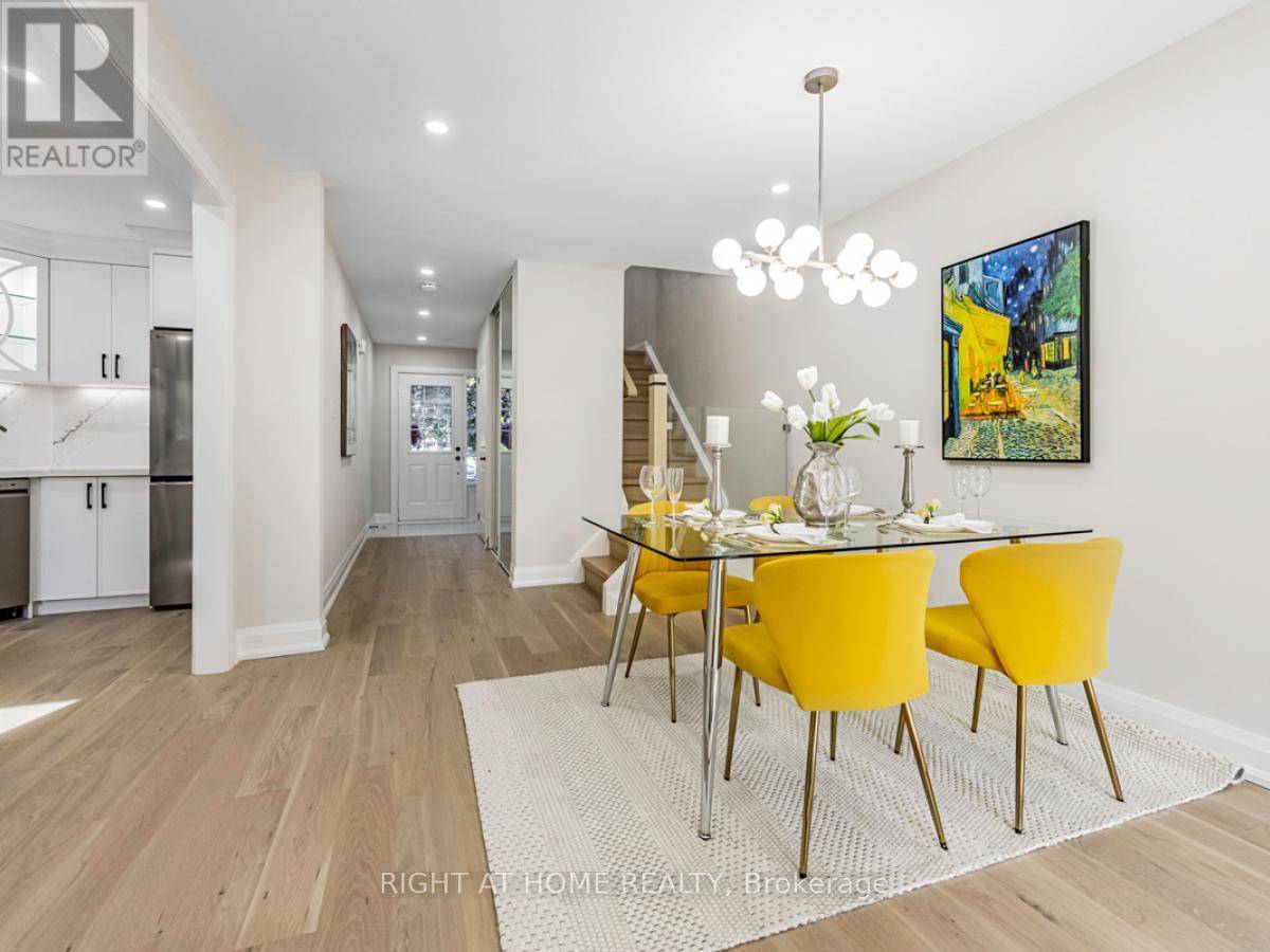 Oakville (ro River Oaks), ON L6H3M4,2273 MUNN'S AVENUE