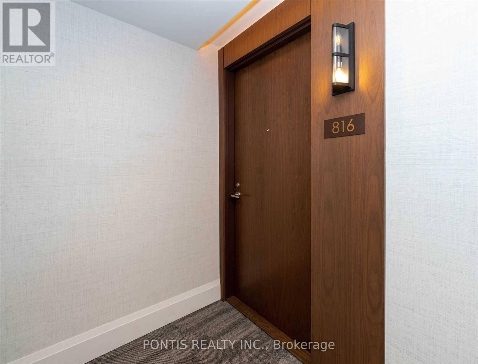 Milton (de Dempsey), ON L9T9M3,1050 MAIN ST East #816