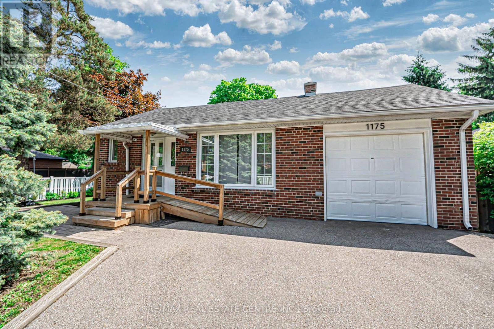 Toronto (princess-rosethorn), ON M9B3M4,1175 KIPLING AVENUE