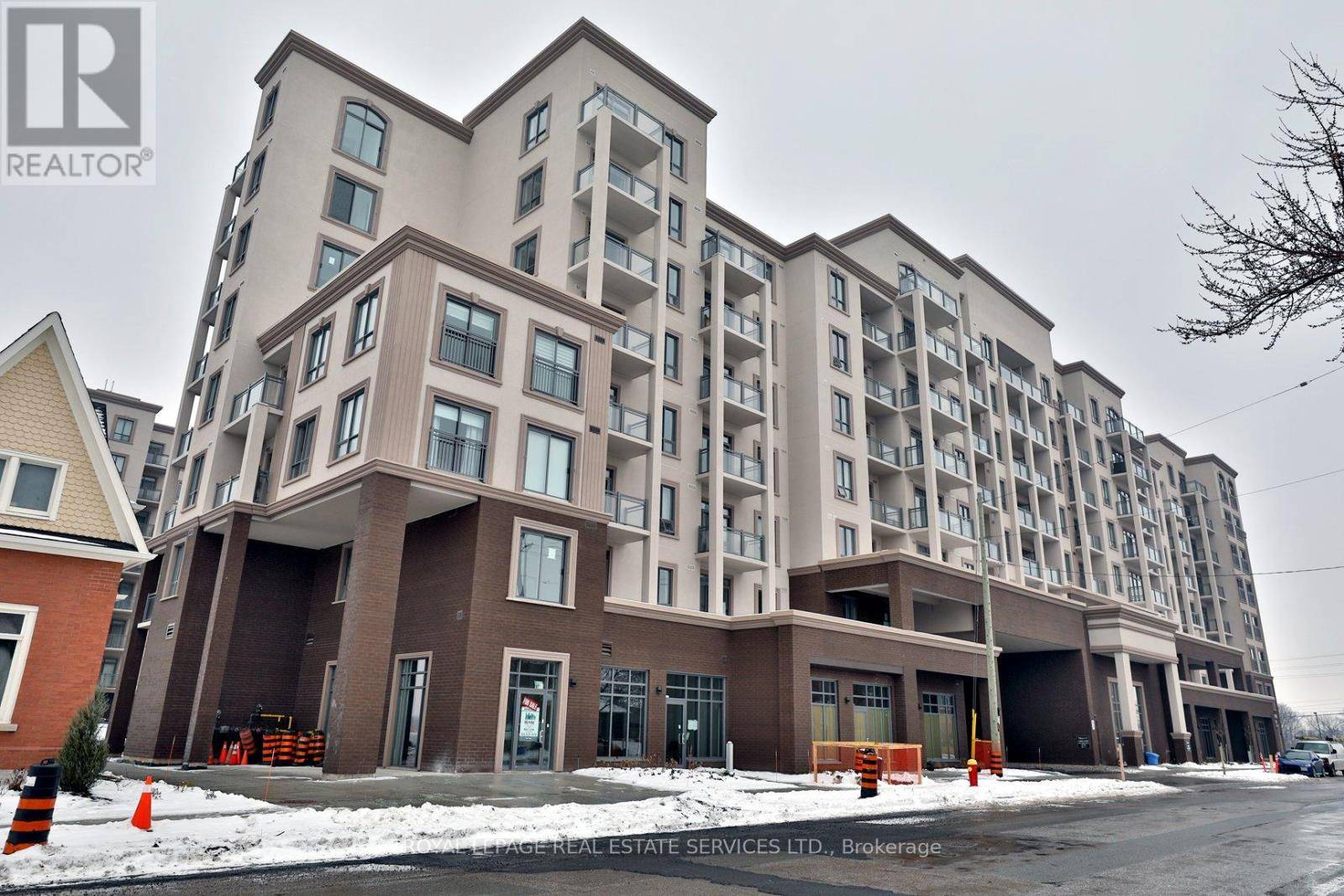 Oakville (wm Westmount), ON L6M4J2,2486 Old Bronte RD #809
