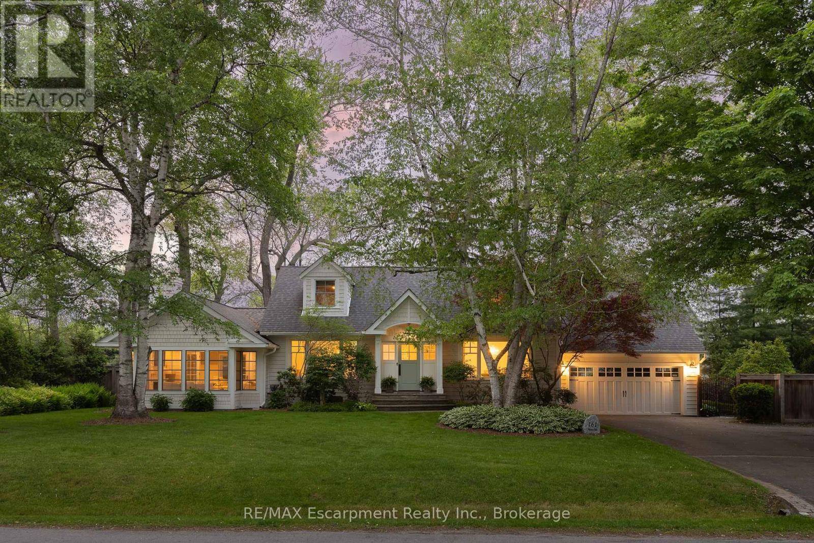 Oakville (mo Morrison), ON L6J4G8,161 DIANNE AVENUE