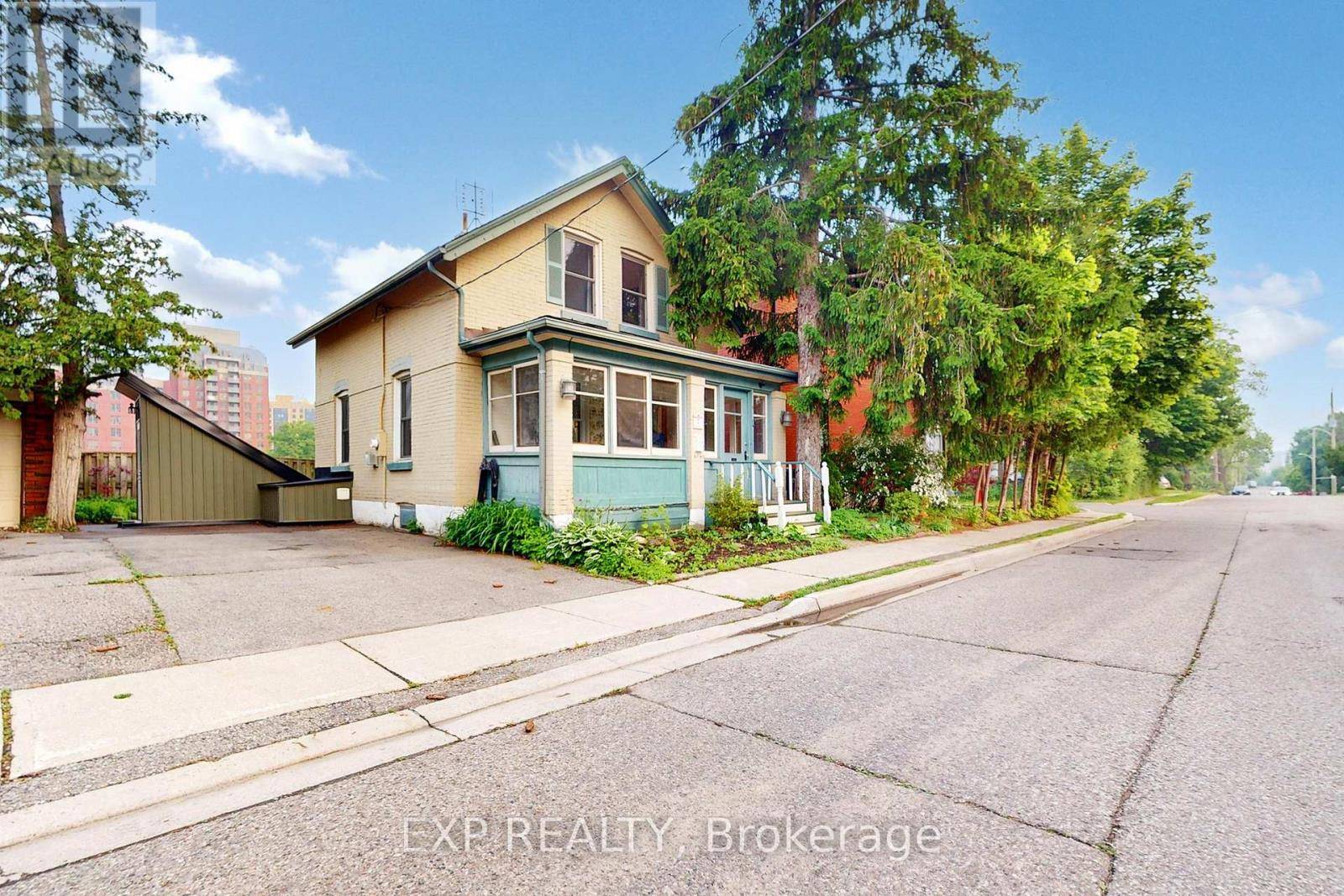 Brampton (downtown Brampton), ON L6X1J2,7 DAVID STREET