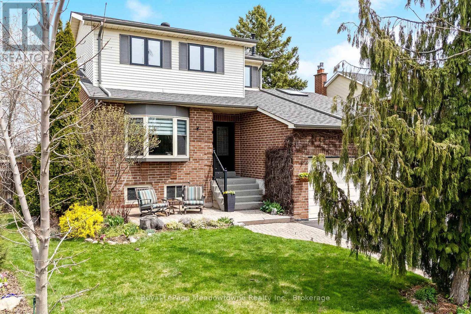 Milton (tm Timberlea), ON L9T4W4,738 ROBERTSON CRESCENT