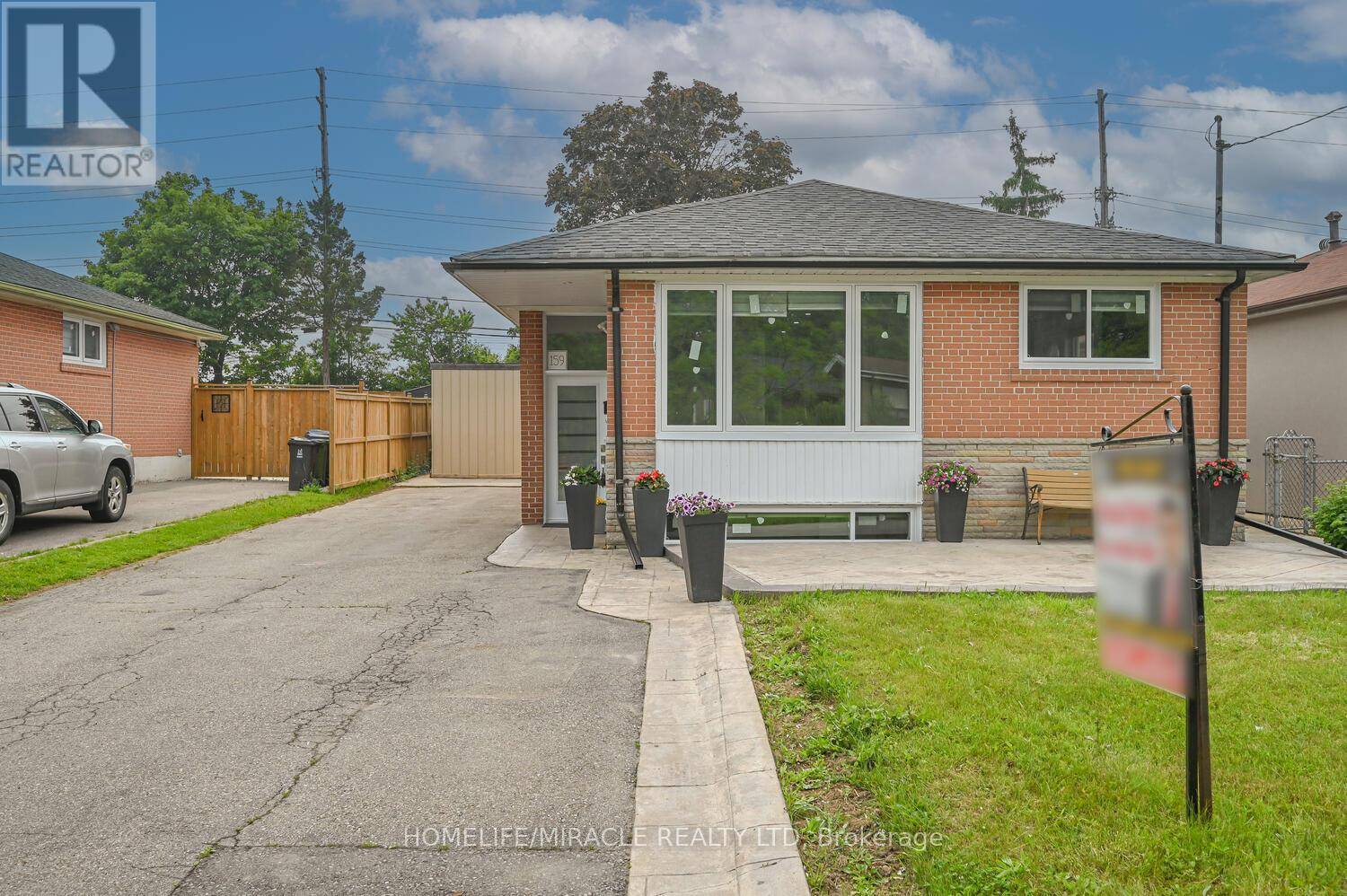 Toronto (thistletown-beaumonde Heights), ON M9V1X4,159 TAYSHAM CRESCENT