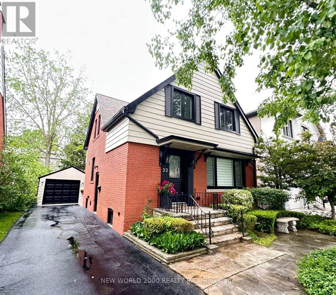 Toronto (stonegate-queensway), ON M8Y1Z3,32 EDWALTER AVENUE
