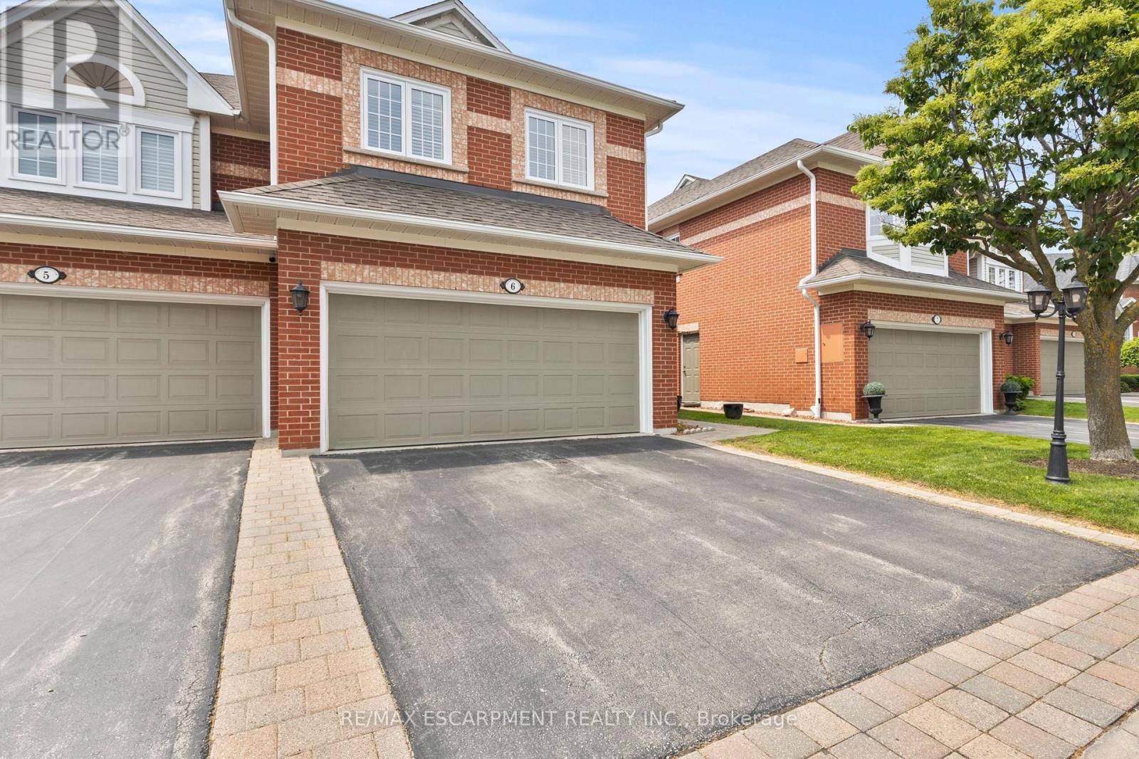Burlington (rose), ON L7M4E1,2145 Country Club DR #6