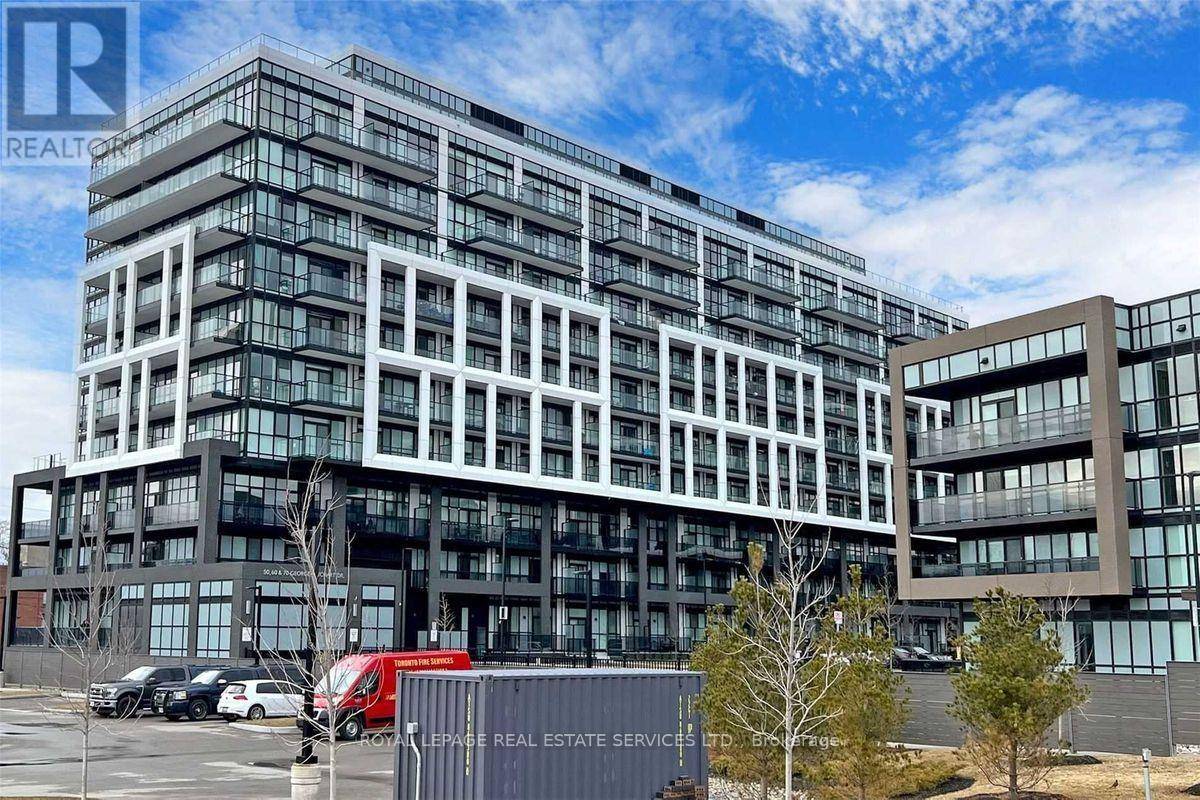 Toronto (downsview-roding-cfb), ON M3K0E1,60 George Butchart DR #301